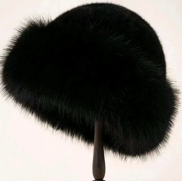 Plush Faux Fur Hat - Picture 5 of 5